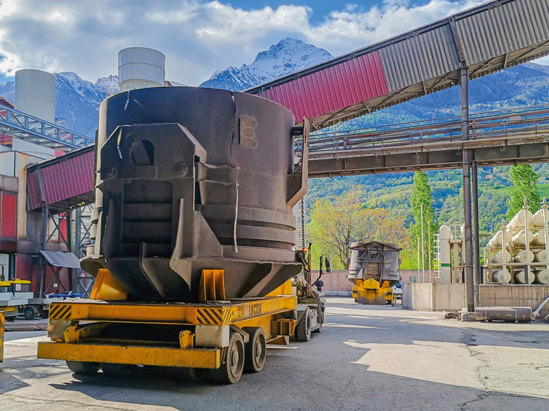 Zware transportoplossingen: hoe Terberg RT-tractoren de staalactiviteiten van La Cisa ondersteunen